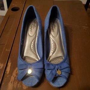 Flexible Comfort Blue Size 8 Wedge Shoes